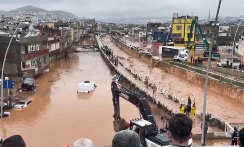 ارتفاع أعداد ضحايا الفيضان بمنطقة الزلزال في تركيا