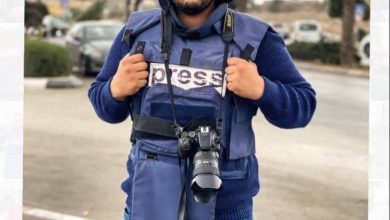 الأجهزة الأمنية في رام الله تمدد اعتقال الصحفي معاذ وشحة 