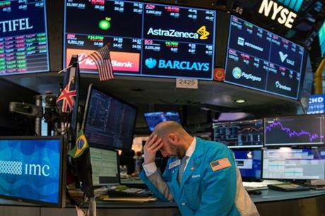 الأسهم الأميركية تغلق على انخفاض متأثرةً بأزمة البنوك لكنها تحقق مكاسب ‏أسبوعية