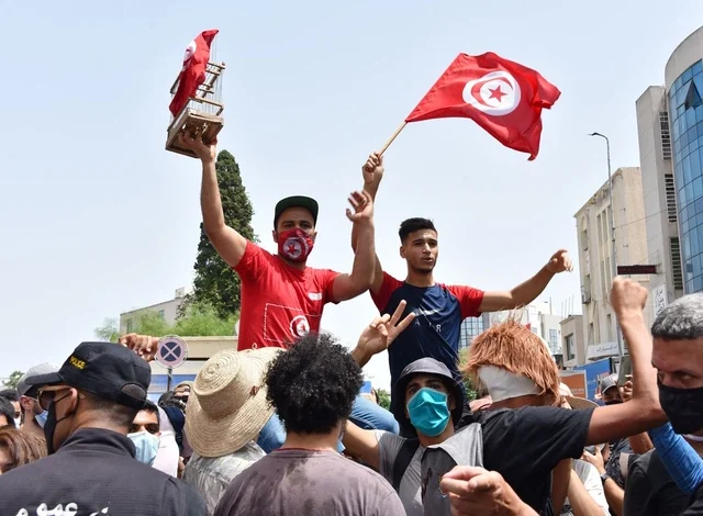 الاتحاد الأوربي  يخشى من “انهيار” تونس