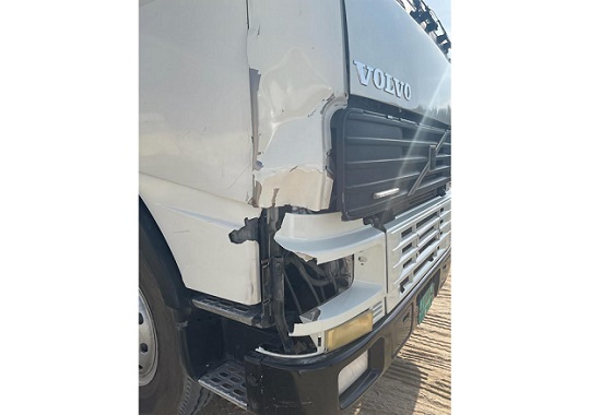 شرطة رأس الخيمة: ضبط سائق شاحنة دهس شخصاً وفرّ هارباً