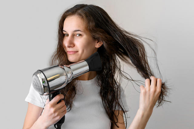 نصائح لحماية شعركِ من التلف قبل استخدام الحرارة