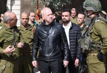 وزير حرب الاحتلال يطالب بوقف التعديلات القانونية: هناك خطر حقيقي على الأمن