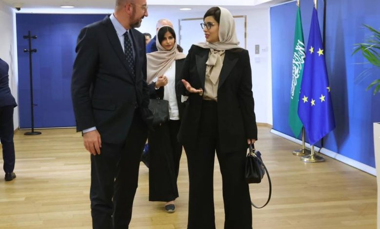 سفيرة المملكة لدى الاتحاد الأوروبي تقدم أوراق اعتمادها لرئيس المجلس الأوروبي - أخبار السعودية
