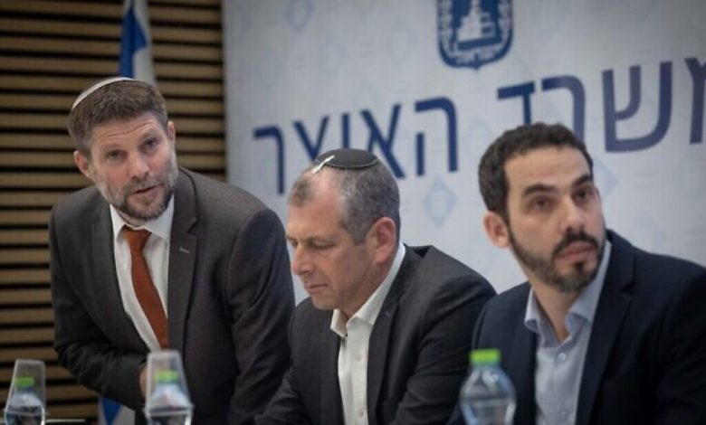 إسرائيل تسجل عجزا في الميزانية في شهر مارس مع انخفاض إيرادات الدولة من الضرائب