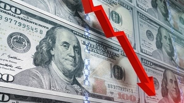 الدولار يهبط بقوة عالميًا|ومفاجأة بسعره مقابل الجنيه الآن بعد زيادة الاحتياطي