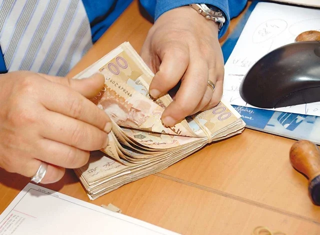 الفريق الاستقلالي: بنوك تستغل رفع بنك المغرب سعر الفائدة لتزيد في “الأقساط” على مواطنين