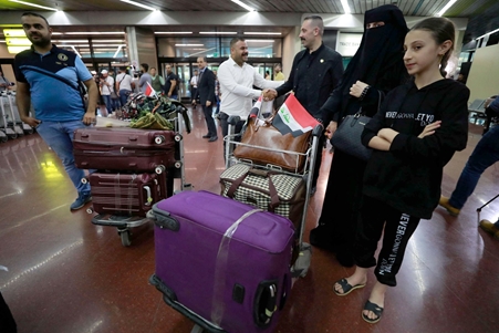 عراقيون عائدون من السودان يروون معاناة «حرب اندلعت في يوم وليلة»