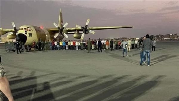 عودة الجنود المصريين في السودان علي متن طائرة عسكرية