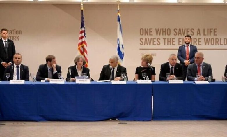 لبيد لقادة يهود أمريكيين: لا تتخلوا عن إسرائيل بسبب الحكومة الحالية