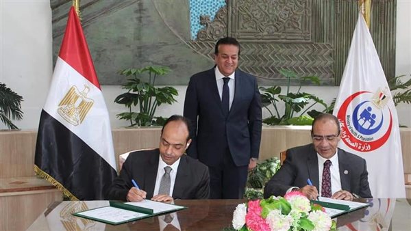 وزير الصحة يشهد توقيع تعاون بين اللجنة العليا للتخصصات الصحية والمجلس الصحي المصري