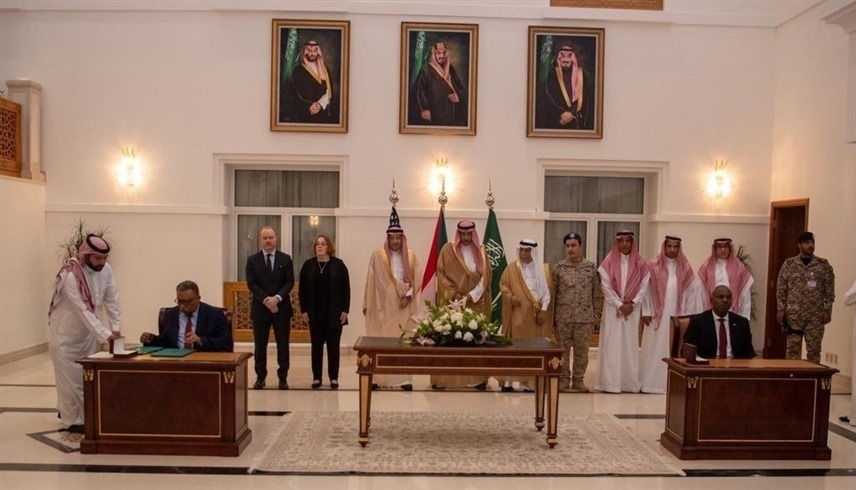 جانب من التوقيع على اتفاق جدة (الخارجية السعودية)
