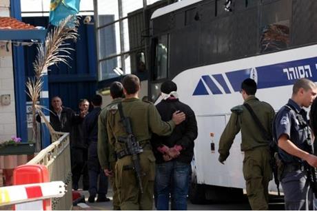 الاحتلال يعتقل فلسطينيين من بيت لحم