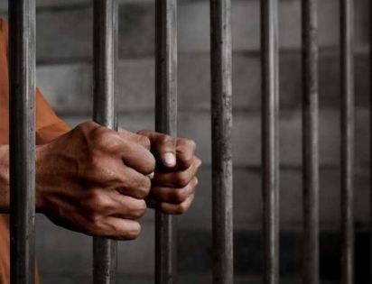 السجن 10 سنوات وغرامة 100 ألف جنيه للمتهم بالإتجار في المخدرات ببورسعيد