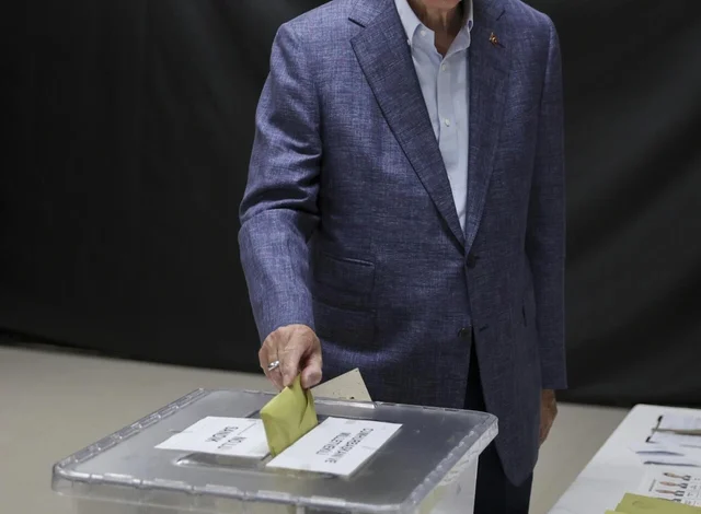 انتهاء عمليات التصويت في تركيا ومصير إردوغان معلق على صناديق الاقتراع