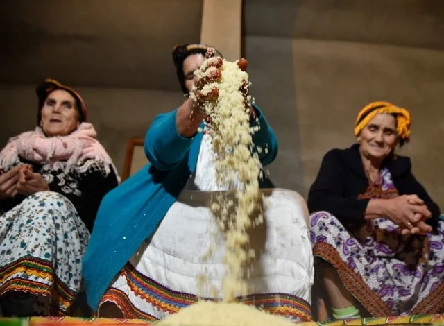 نشطاء يعتبرون قرار جعل رأس السنة الأمازيغية عطلة رسمية “تقدما للملكية على النخب السياسية”