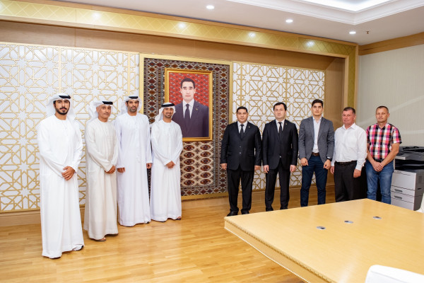 سفير الإمارات بتركمانستان يستقبل وفد نادي أبوظبي للدراجات الهوائية