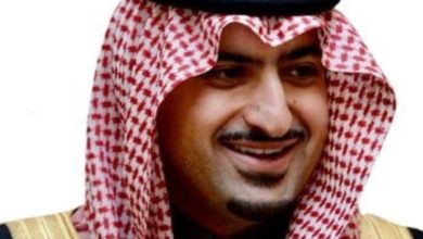 عبدالله بن خالد يطمئن على صحة خوجة - أخبار السعودية