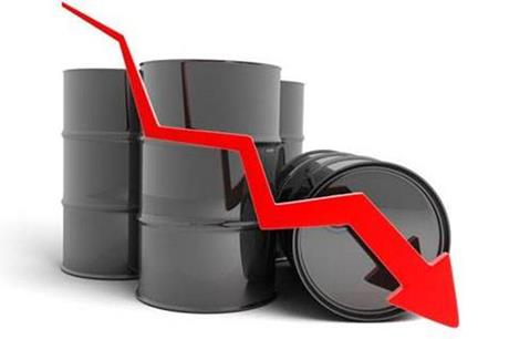النفط يهوي 4% عند الإغلاق
