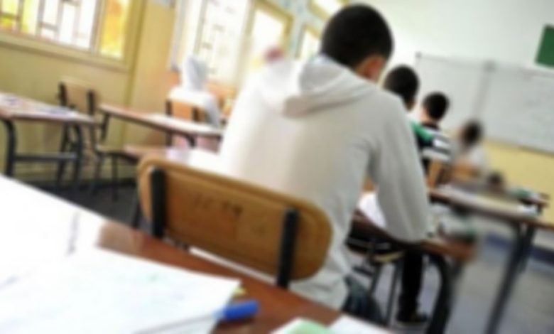 سجن طالبة بالثانوية بسبب الغش في الامتحانات وقطع الإنترنت بدولة عربية