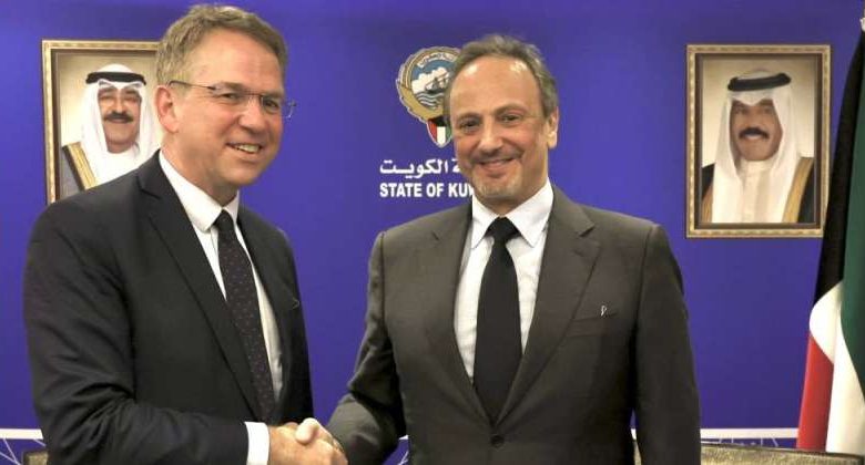 وزير الخارجية يلتقي مستشار الرئيس الفرنسي في باريس