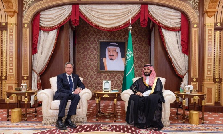 ولي العهد السعودي ووزير الخارجية الأميركي يستعرضان القضايا الإقليمية