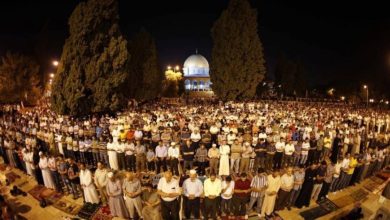 الآلاف يحيون الفجر العظيم في المسجدين الأقصى والإبراهيمي