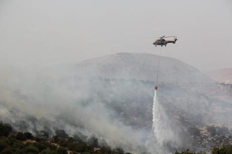 الأردن يسير 4 طائرات تابعة لسلاح الجو للمشاركة في جهود إطفاء الحرائق باليونان