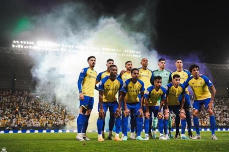 الفيفا يمنع نادي النصر من تسجيل لاعبين جدد بسبب الديون