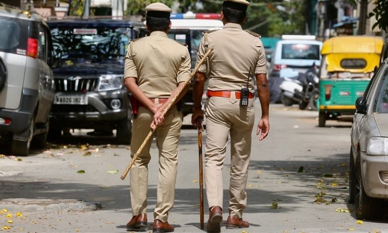 الهند تعتقل شخصين بتهم إرهابية