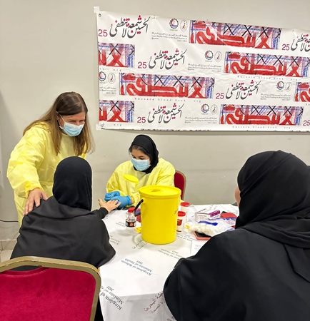 حملة الحسين للتبرع بالدم تحصد 76 كيس في اليوم الأول المخصص للنساء