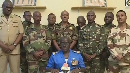 رئيس النيجر محمد بازوم يرفض عزله و يدعو المواطنين لحماية «المكاسب الديمقراطية» في بلاده