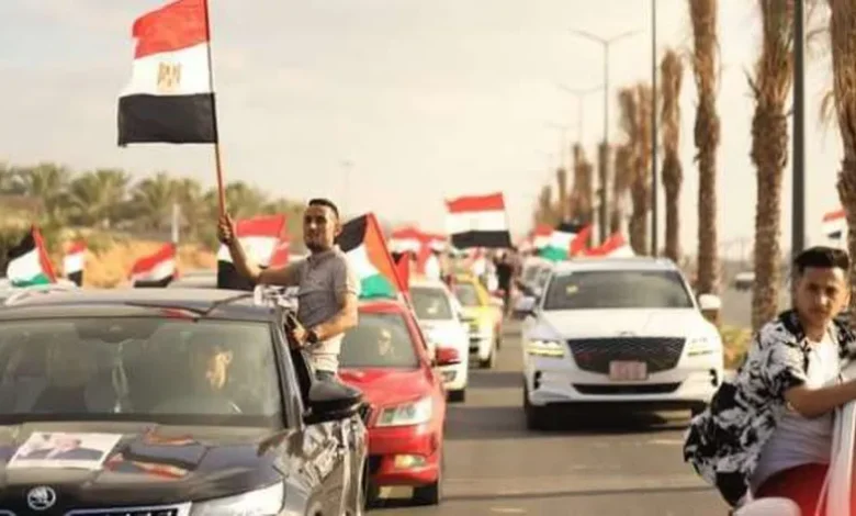 مسيرة بالسيارات في قطاع غزة إحياء لذكرى 30 يونيو