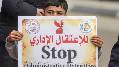 13 أسيراً يواصلون الإضراب عن الطعام رفضاً للاعتقال الإداري