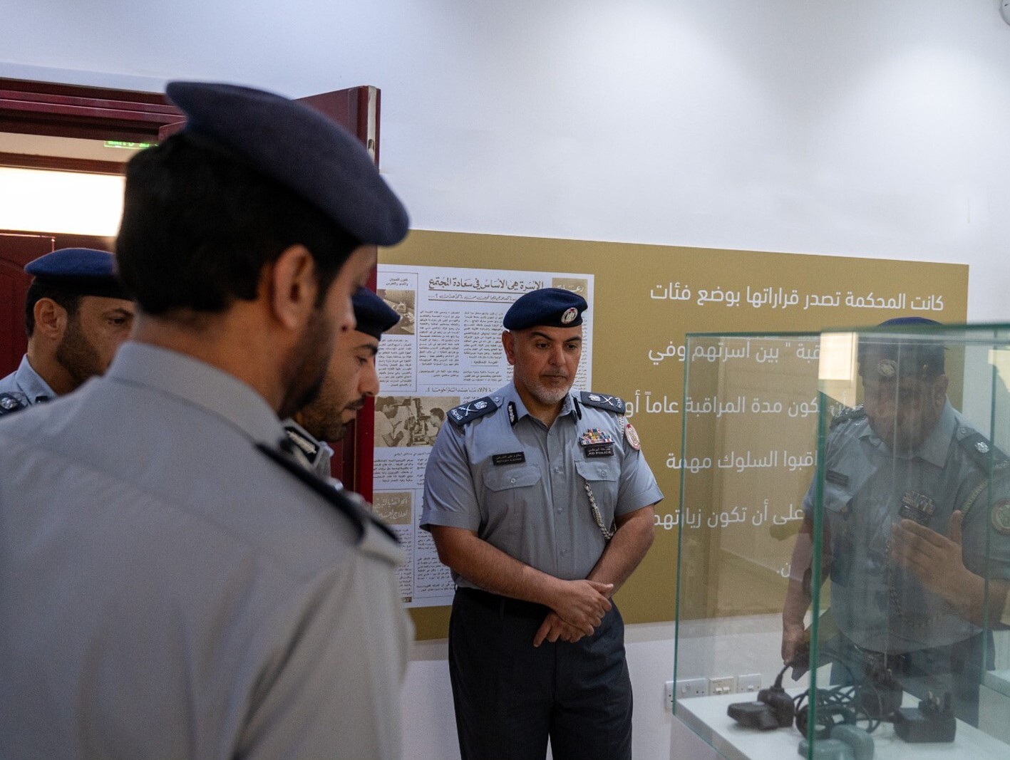 مدير عام شرطة أبوظبي يطلع على جهود "المتابعة الشرطية والرعاية اللاحقة"
