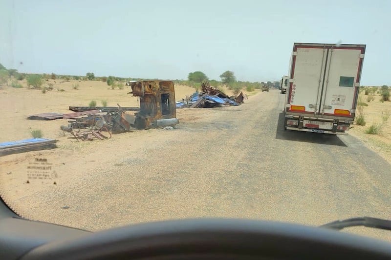 كان عالقا في النيجر .. تفاصيل فرار سائق مغربي إلى مالي