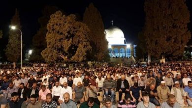 الآلاف يؤدون صلاة الفجر في المسجد الأقصى