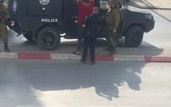 الاحتلال يعتقل ثلاثة مواطنين من داخل مغسلة مركبات في حوارة