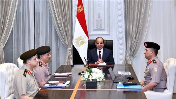 السيسي يتابع مشروعات صناعة الحديد والصلب في مصر
