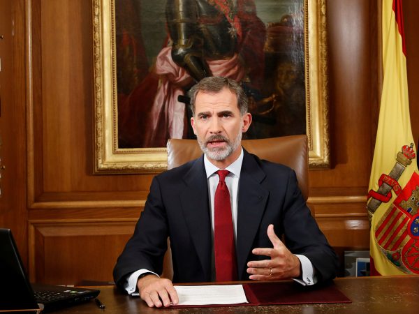 الملك الإسباني يرشح زعيم اليمين لرئاسة الحكومة