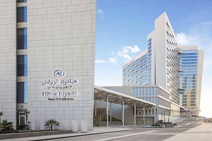 فندق هيلتون الرياض والشقق الفندقية يطلق عروضًا رائعة خلال شهر أغسطس