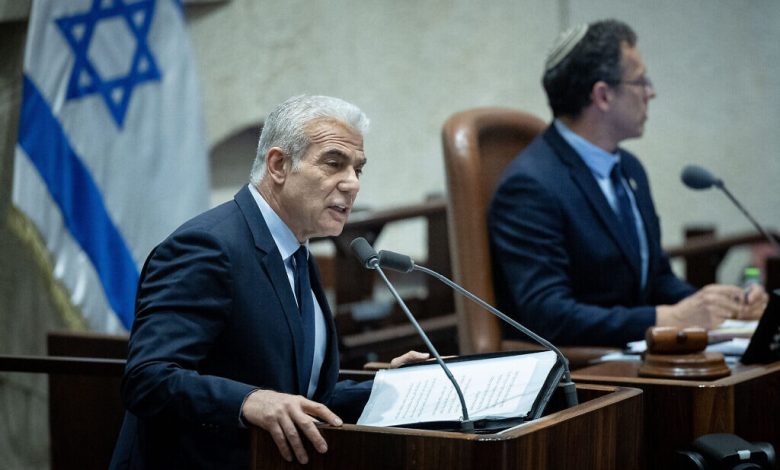 لبيد يطالب بتعليق الإصلاح القضائي حتى 2025 كشرط لعودة حزبه "يش عتيد" إلى المفاوضات