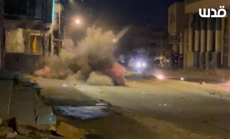 ليلة اشتباكات عنيفة: المقاومة تستقبل الآليات بالعبوات والرصاص والاحتلال يفجر مقراً لفتح ومنزلاً في بلاطة