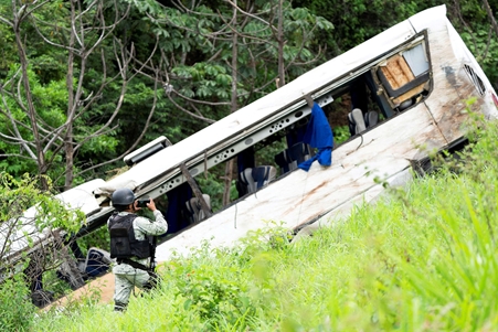 مقتل 18 شخصا إثر حادث سقوط حافلة فى واد بالمكسيك