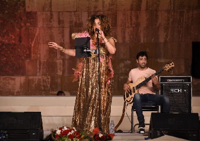 التونسية غالية بن علي تشعل حفل القلعة بأغنية «قالو عني» (صور)