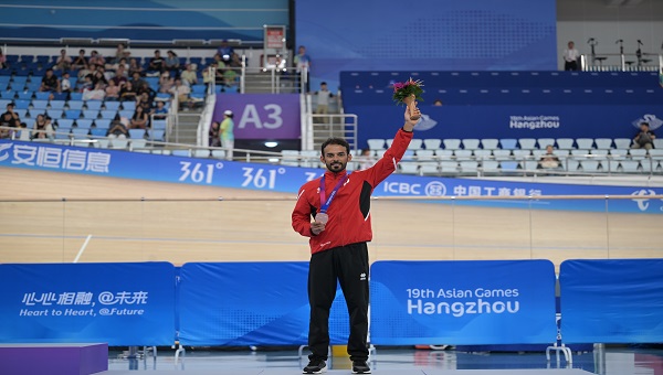 المنصوري يحصد ميدالية الإمارات الأولى في الدراجات بالألعاب الآسيوية