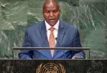 رئيس إفريقيا الوسطى يتهم الغرب بنهب موارد القارة