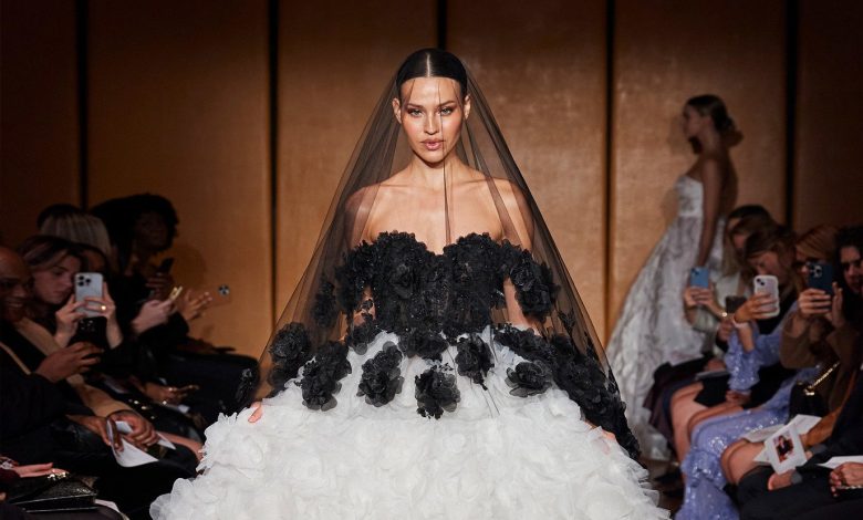 أبرز موديلات فساتين زفاف راقية من أسبوع الموضة للعرائس 2024 في نيويورك