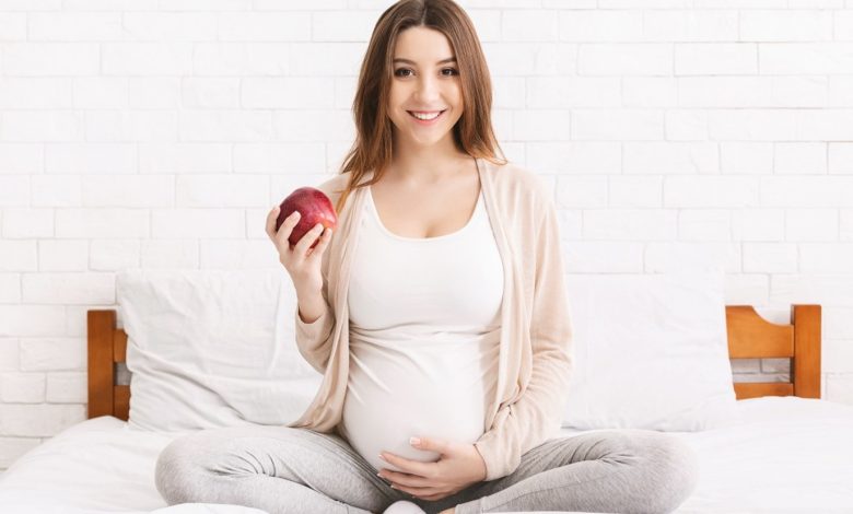 أفضل الأطعمة والفواكه.. لتغذية الحامل وتثبيت الحمل