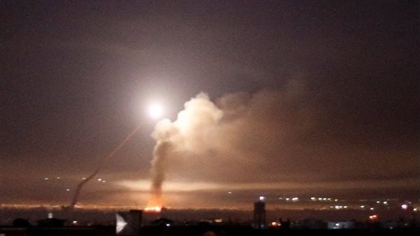 إصابة 3 مستوطنين قرب تل أبيب وفشل القبة الحديدية في التصدي للصواريخ